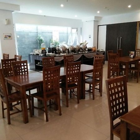 Kembang Hotel Cihampelas Bandung Exteriör bild